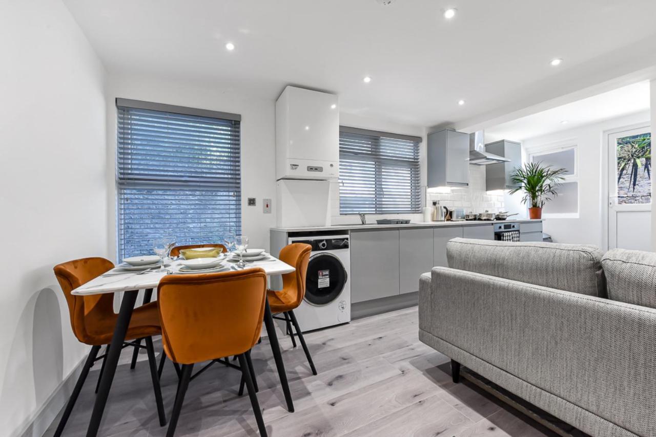 Lovely 2 Bedroom Apartment In Greater London Bagian luar foto