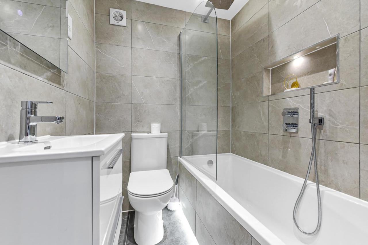 Lovely 2 Bedroom Apartment In Greater London Bagian luar foto