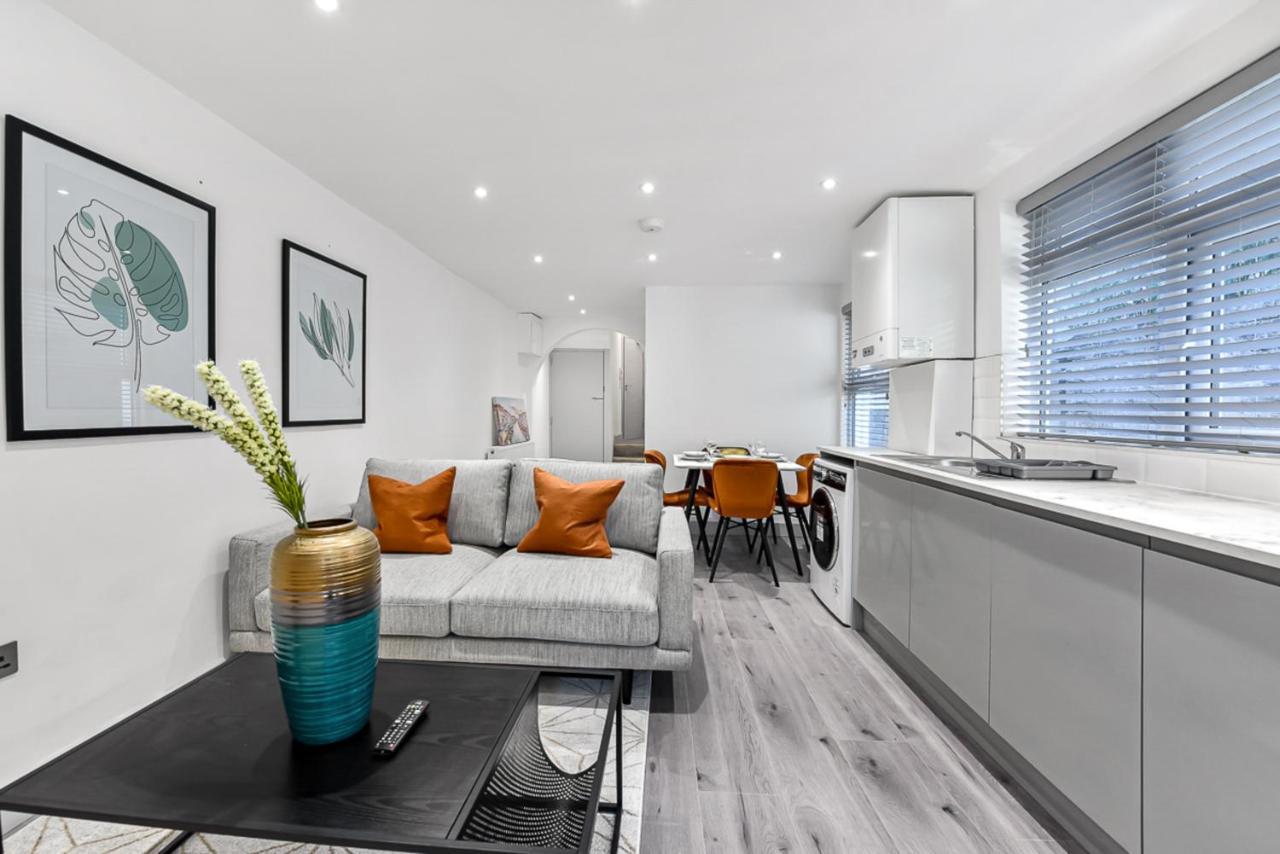 Lovely 2 Bedroom Apartment In Greater London Bagian luar foto