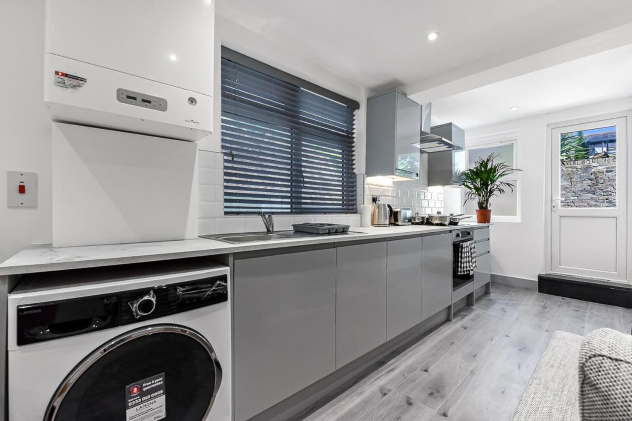 Lovely 2 Bedroom Apartment In Greater London Bagian luar foto